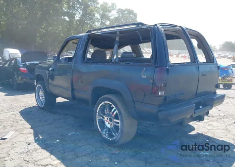 1998 Chevrolet Tahoe from USA, damaged, VIN 3GNEK18R6WG134161